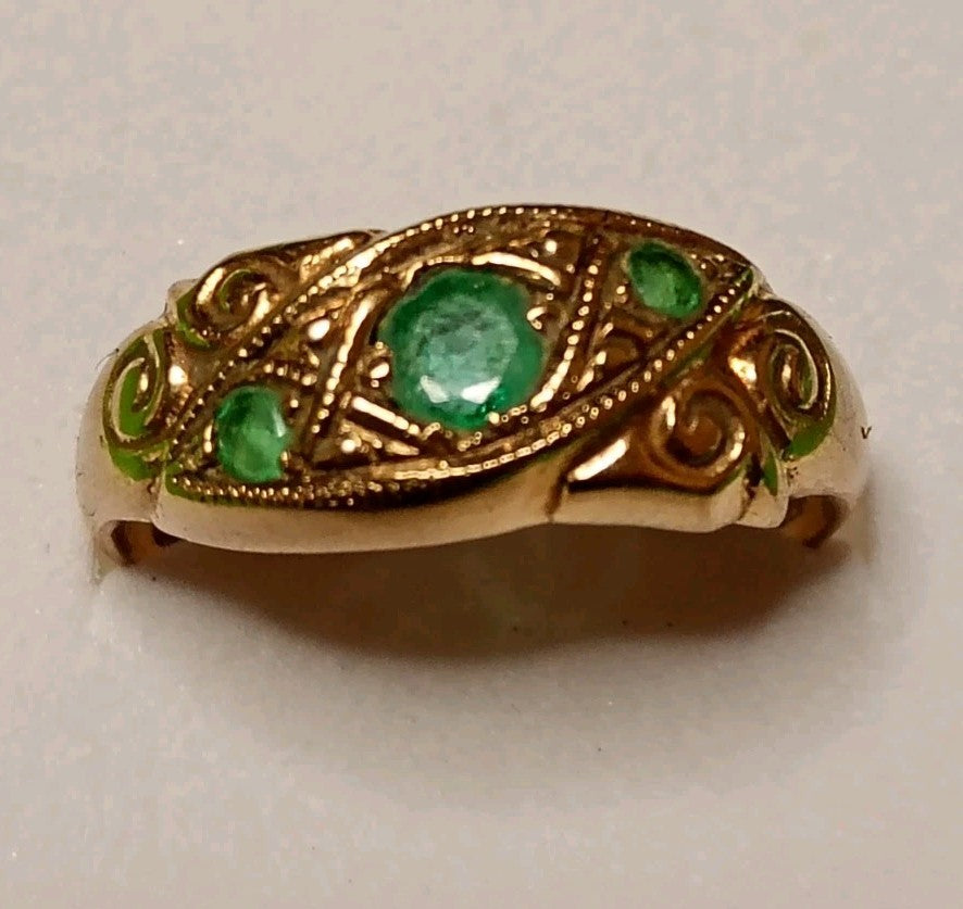 9ct Yellow Gold And Emerald Ring Rare - Vintage Estate Jewellery