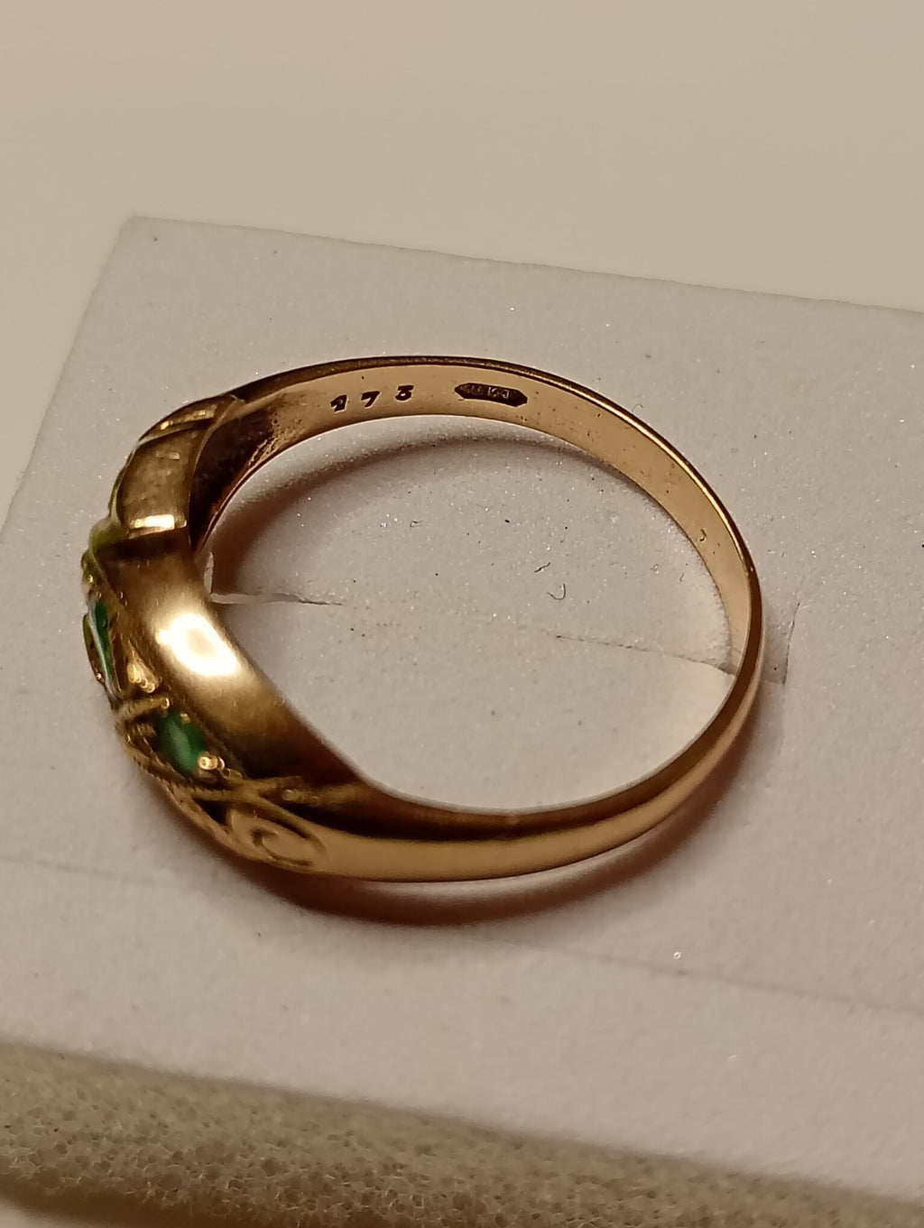9ct Yellow Gold And Emerald Ring Rare - Vintage Estate Jewellery