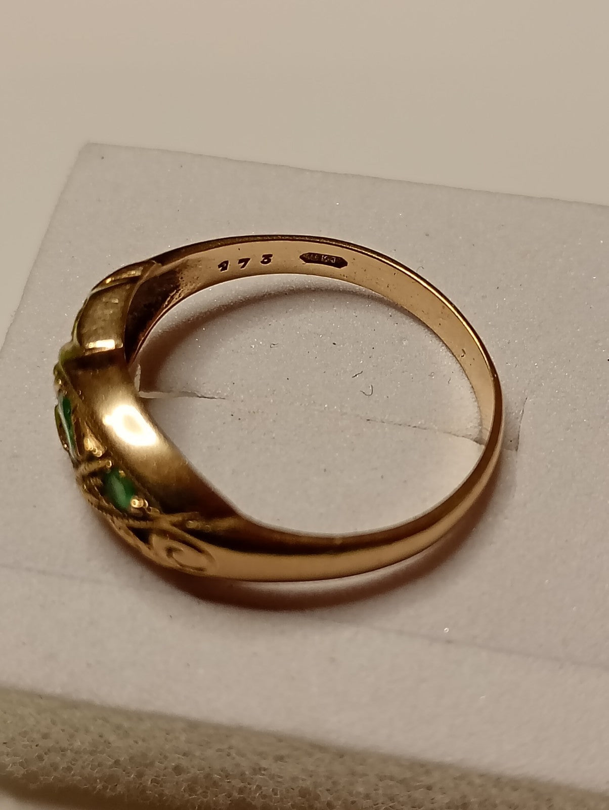 9ct Yellow Gold And Emerald Ring Rare - Vintage Estate Jewellery