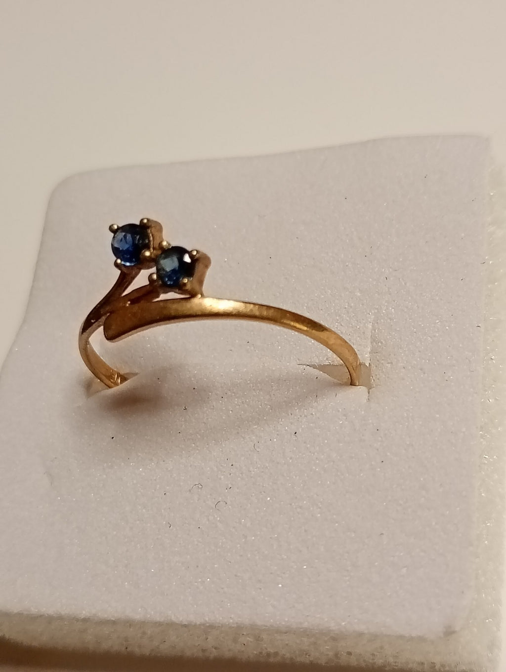 9ct Yellow Gold And Sapphire Ring