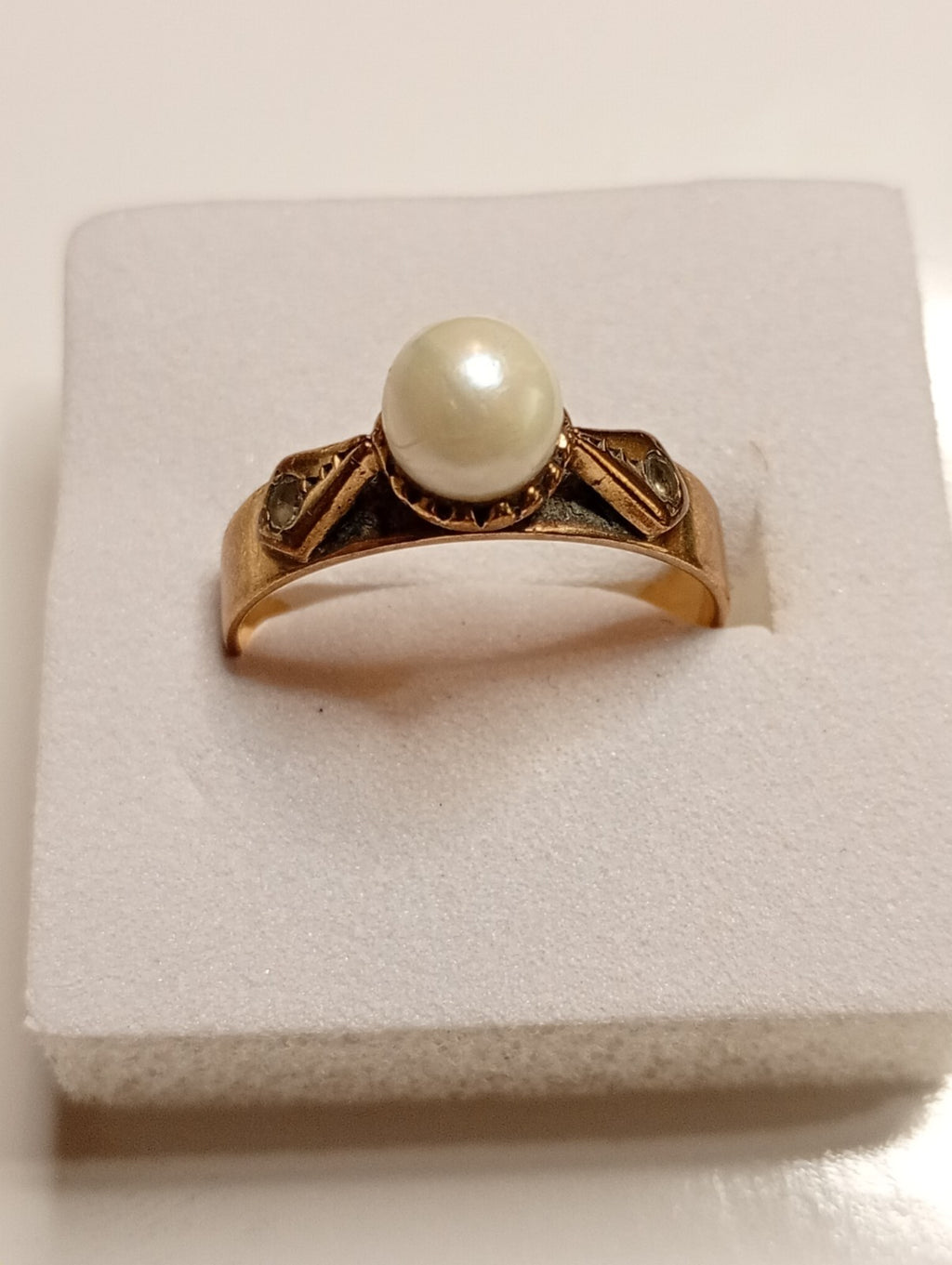 9ct Yellow Gold And Pearl Ring
