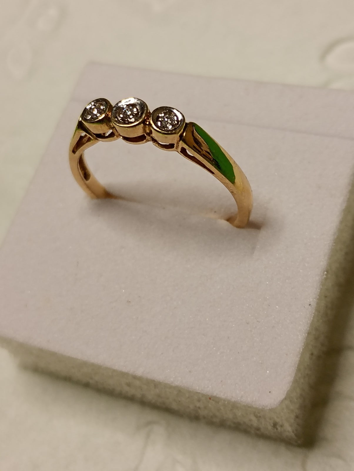 9ct Yellow Gold And Diamond Ring - Vintage Estate Jewellery