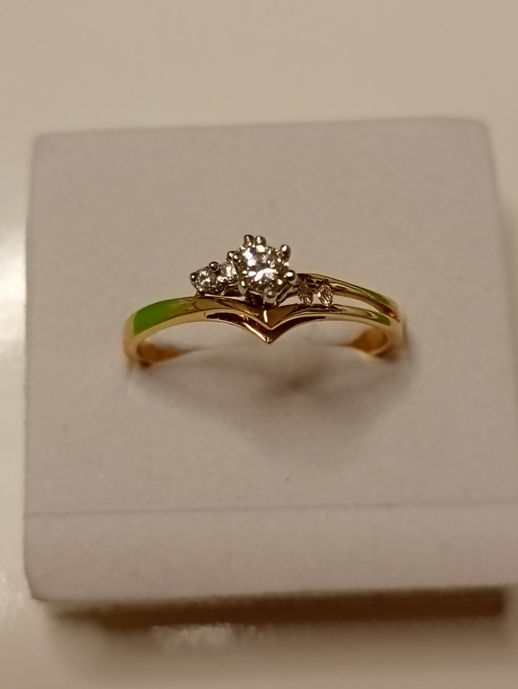 18ct Yellow Gold And Diamond Ring