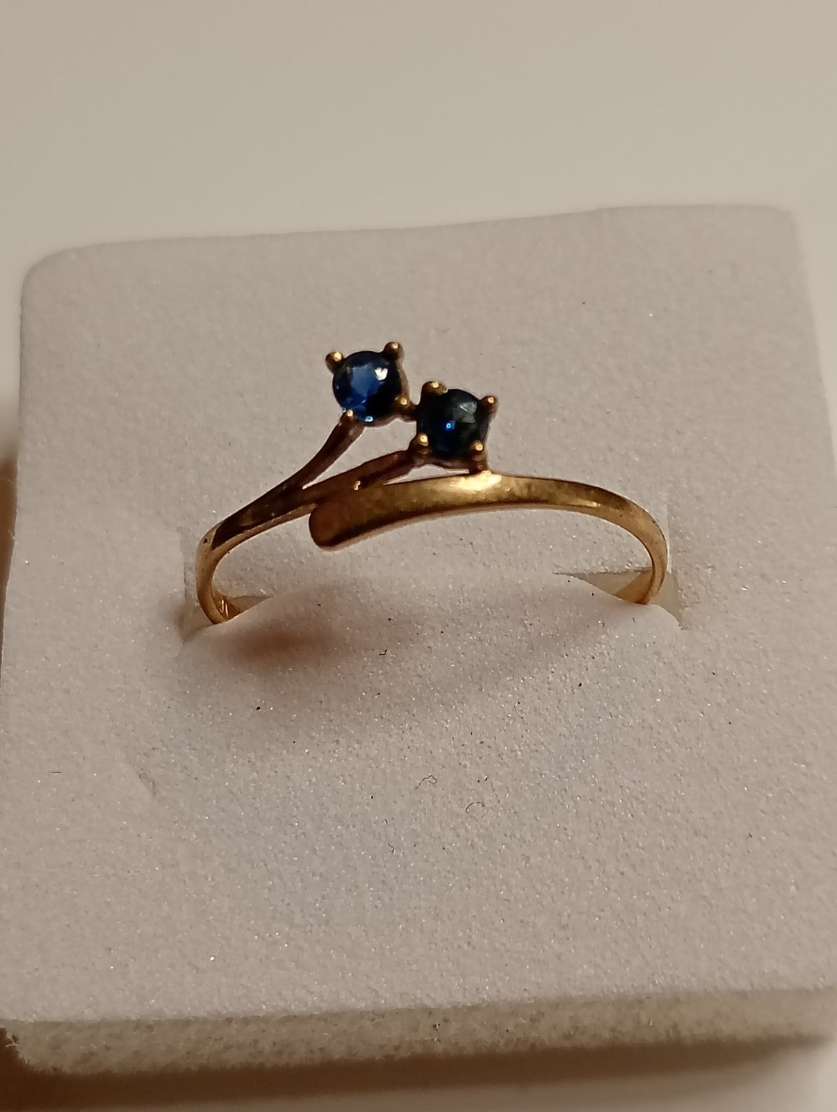 9ct Yellow Gold And Sapphire Ring