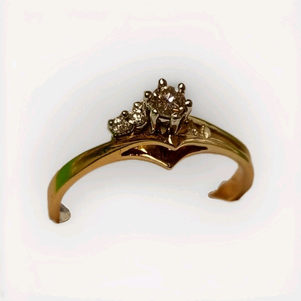 18ct Yellow Gold And Diamond Ring