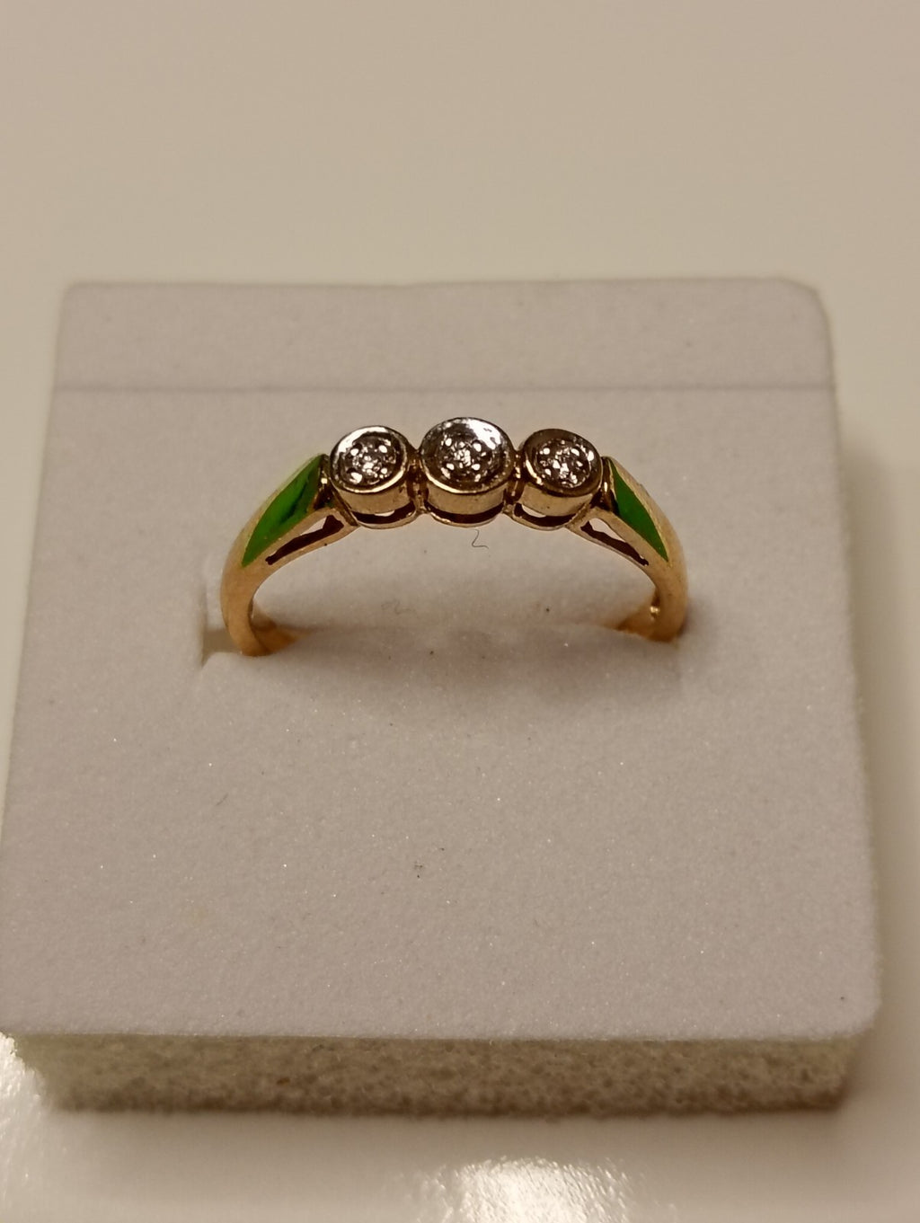 9ct Yellow Gold And Diamond Ring - Vintage Estate Jewellery