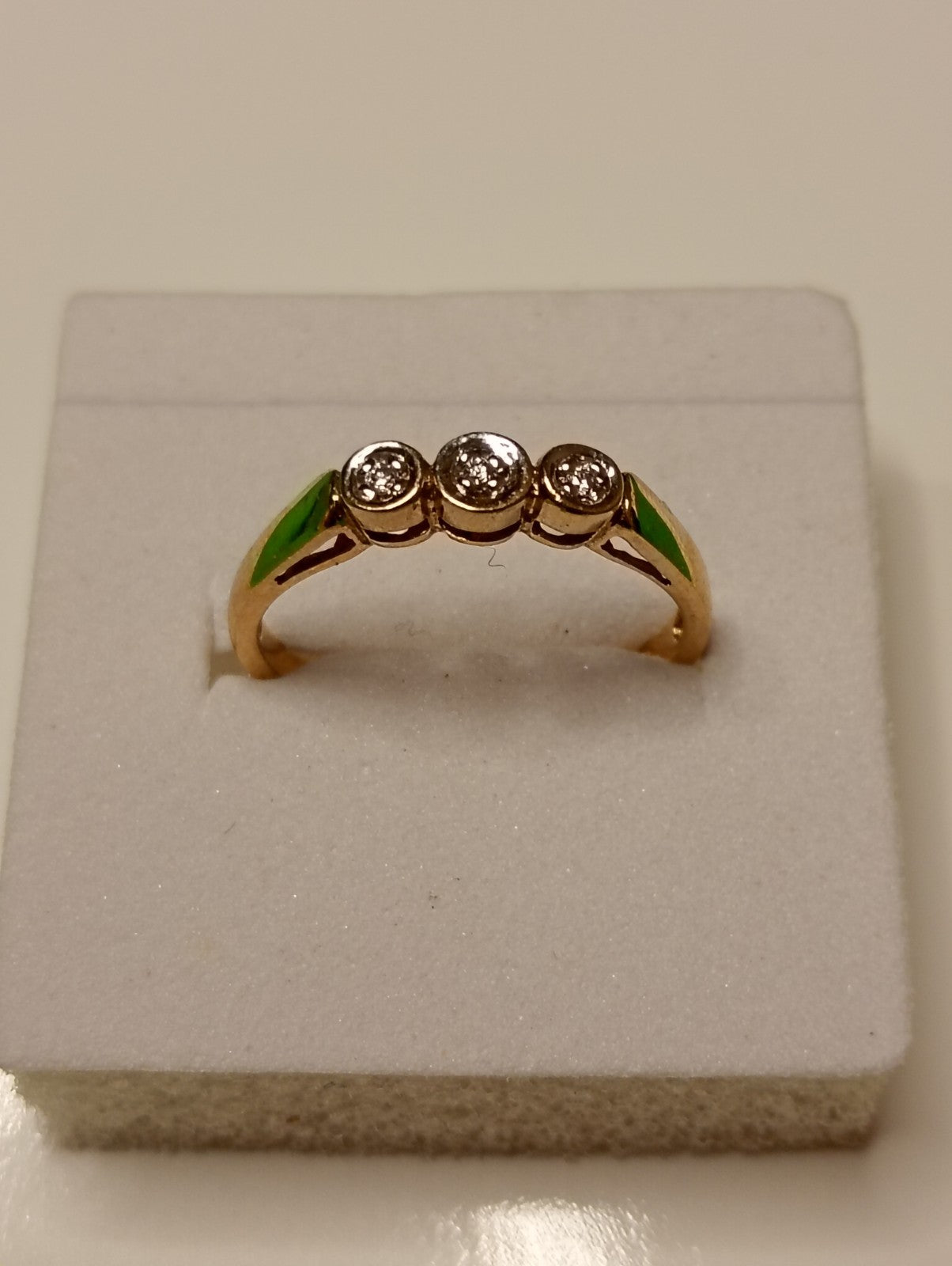 9ct Yellow Gold And Diamond Ring - Vintage Estate Jewellery
