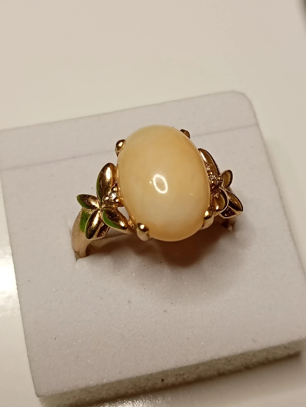 9ct Yellow Gold And Coral Ring 4g