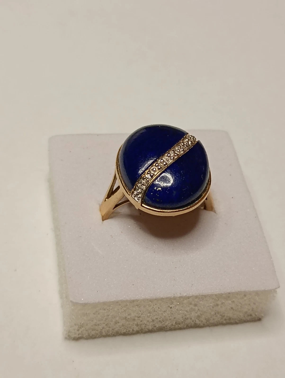9ct Yellow Gold And Magnificent Blue Gemstone Ring 4.4g