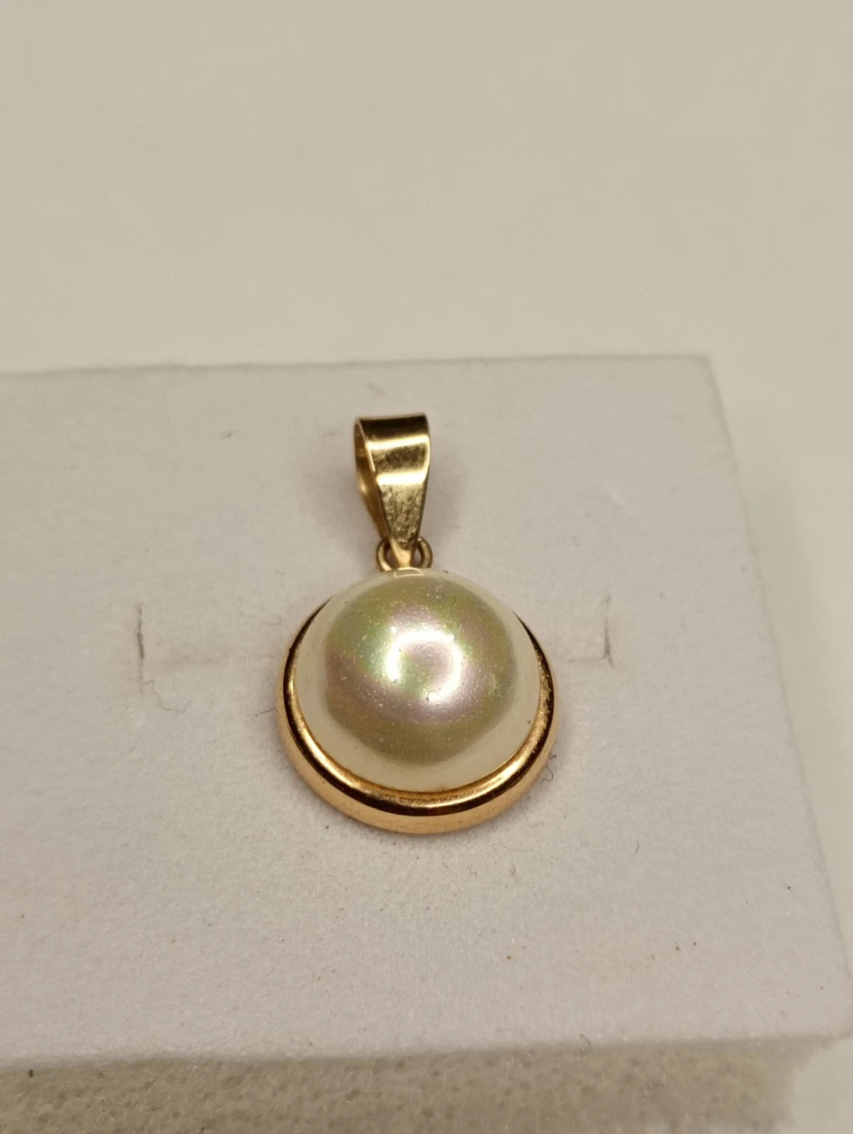 9ct Yellow Gold And Pearl Pendant